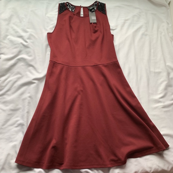 Mossimo Supply Co. Dresses & Skirts - ⬇️SALE⬇️ Mossimo Maroon Dress Black Lace Shoulders